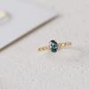 Filosofía de placer con anillo de encaje calado retro de oro de 18 quilates, versátil, topacio azul de alta imitación de Londres, lujo ligero