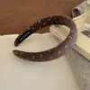 Diadema Floral Estilo Vintage para Mujer con Presión Alta en la Corona, Nuevo Accesorio Versátil para el Cabello 2025
