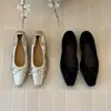 Sapatos Chuyuji plataforma veludo retrô para aumentar altura estilo rolinho de ovo, outono 2026 novos sapatilhas versáteis e elegantes