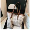 Bolsa de Axila de Luxo para Sogra Feminina Nova Moda Retrô Versátil Bolsa de Ombro Grande Capacidade Bolsa Tote para o Dia a Dia