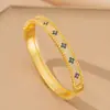 Pulsera de Trébol de Cuatro Hojas con Microincrustaciones Versátil de Lujo Ligero de Venta Caliente Transfronteriza con Diseño de Nicho de Alta Gama, Joyería Simple y Elegante al por Mayor