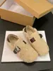 Zapatos de maternidad forrados de polar para exteriores, zapatos peludos de invierno 2026, zapatos de mujer sin cordones de lana de cordero, suela suave de algodón, estilo nuevo, cálidos