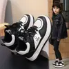 Zapatos Deportivos Infantiles 2026 Otoño/Invierno Nuevo Estilo Más Terciopelo Zapatos de Skate para Niños Zapatos Dobles de Algodón para Niñas Zapatos Casuales para Correr para Niños Medianos y Grandes