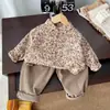 Nuevo Conjunto de Dos Piezas para Bebé Niños Primavera 2025 Camisa Floral Cuello Redondo Manga Larga Estampado Completo Elegante Versátil