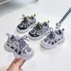 2026 Otoño Nuevo Estilo Coreano de Moda Versátil Suela Suave Antideslizante Malla Velcro Tenis para Niños y Niñas
