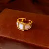 Anillo Abierto Estilo Retro Madreperla Diamante Lujo Ligero Gama Alta Exquisito Diseño de Anillo para Dedo Índice Joyería de Mano de Nicho Venta al Por Mayor