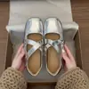 Zapatos Mary Jane para Mujer 2026 Nuevos Cuadrados Franceses con Tira Cruzada Aumento Oculto de Altura Versátiles Rojos Zapatos Pequeños de Cuero Boca Baja Zapatos de Una Sola Tira