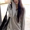Camisa Casual Holgada de Rayas Blancas y Negras de Manga Larga con Protección Solar para Mujer, Nuevo Top Delgado Transpirable de Verano