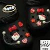 Lindo Moño de Niña Cadena de Perlas de Gato Kt Compatible con Charms para Zapatos tipo Clogs Accesorios Decorativos Desmontables