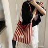 Bolsa de Lona de Grande Capacidade Feminina 2025 Nova Casual Contraste de Cor Combina com Tudo Bolsa de Ombro de Mão Bolsa Tote para Aulas de Estudante Universitário
