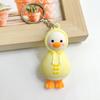 Mochila divertida japonesa y coreana Pato inclinado Llavero de dibujos animados Pareja Pato amarillo Muñeco Colgante para bolso Llavero