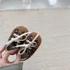2026 Outono Novos Sapatos de Andador para Bebê Sapatos Casuais de Treinamento Alemães Solado Macio Sapatos Esportivos Versátil Bico Redondo Cadarço Sapatos Confortáveis