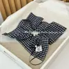 Lenço Quadrado de Xadrez Azul Marinho Estilo Universitário para Cabelo com Design de Nicho, Scrunchie Elegante para Rabos de Cavalo Baixos