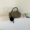 Otoño 2026 Estilo Retro Maillard Nuevo Bolso Cruzado de Moda para Mujer Bolso de Hombro de Alta Gama Mate para Viajes