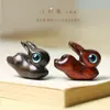 Ébano palo de rosa talla pequeño conejo de luna conejo zodiaco diy joyería accesorios material texto juego accesorios colgante colgante colgante