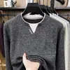 Moletom Falso de Duas Peças com Gola Tesoura Estilo Old Money para Homem, Outono 2026 Novo Manga Longa Casual Camada Base Tricô Masculino