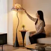Lámpara de pie de ambiente vintage estilo francés, de pie junto al sofá de la sala, estante decorativo integrado, lámpara de dormitorio