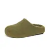 Nuevas zapatillas cálidas de suela plana para invierno 2026 de comercio exterior para uso en exteriores, antideslizantes, cálidas zapatillas para el hogar, estilo Birkenstock para mujer