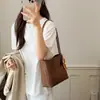 Moda Retro Tecida à Mão Nova Outono 2026 Bolsa de Ombro Transversal Balde de Grande Capacidade Aparência Elevada de Nicho