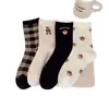 Calcetines de mujer estilo universitario coreano hasta la pantorrilla con estampado de cuadros, calcetines de algodón con oso de dibujos animados bordado, calcetines holgados retro de otoño e invierno