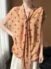 2026 Primavera e Verão Novo Estilo Georgette Decote V Manga Curta Fita Estampa de Bolinhas Dupla Face Caimento Solto Camisa Base Top