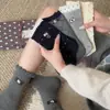 26 Nuevos Calcetines de Algodón para Mujer Estilo Serie Gris Otoño/Invierno Moda Coreana Lunares Florales Lazo Media Pantorrilla Calcetines Cómodos