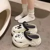 Calzado Exterior Grueso de Dibujos Animados con Suela Gruesa Zapatos Cueva Tacón Súper Alto para Mujer 9.5CM Vestido de Verano Chanclas Baotou de Playa