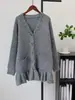 Nueva colección otoño/invierno 2026: Vestido cárdigan de punto de longitud media, con cuentas y volantes, un elegante vestido abrigo de suéter para mujer