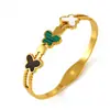 Al por mayor para mujeres transfronterizo Chapado en oro Joyería de alta gama para mujeres Pulsera de acero de titanio Pulsera de mariposa dorada