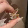 Impresionante anillo de diamantes vintage, diseño de nicho retro exquisito de lujo ligero con un toque de alta gama y artesanía intrincada