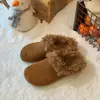 Lã de cordeiro encaracolada para aumentar a altura interna, chinelos de meia com cobertura para a cabeça de inverno com pelúcia extra, chinelos de algodão quentes retrô Maillard para mulheres