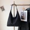 Bolsa de camurça de grande capacidade casual para viagem feminina 2024 nova bolsa de ombro transversal de outono e inverno bolsa balde