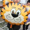 Varios globos de foil con forma de cabeza de animal de dibujos animados de tamaño mediano: globos de helio con cabeza de animal de león, tigre, vaca, jirafa