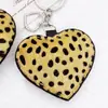 Accesorios de joyería, colgante de corazón con estampado de leopardo en piel relleno de algodón, llavero, adorno para bolso, accesorios al por mayor, adorno para bolso hecho a mano