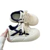 Zapatillas de Suela Gruesa Estilo Coreano para Mujer, Nuevos Zapatos Blancos Primavera 2026, Mocasines Deportivos Casuales Versátiles de Moda