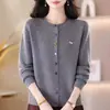 Elegante abrigo de otoño para mamás, nueva colección 2026, suéter de moda para otoño e invierno, cárdigan de punto adelgazante y rejuvenecedor para mujer
