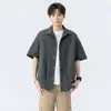 Camisa de Manga Curta com Tecido de Seda Gelada Secagem Rápida Ferramenta Masculina de Verão Fina 2025 Nova Solta Casual Camisa Jaqueta para Meninos