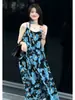 Vestido de tirantes estampado azul para mujer, sensación de lujo ligero y alta gama, estilo de verano, estilo francés, entallado en la cintura, floral, vestido largo de vacaciones