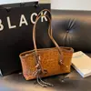 Bolso Retro para Mujer de Gran Capacidad 2025 Nuevo Otoño e Invierno Versátil Casual Bolso de Hombro Axila Bolso Tote para el Trabajo y el Viaje