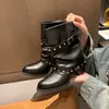 Botas de cowboy occidentales 2026 nuevo estilo otoño e invierno, botas de tacón alto con hebilla de cinturón tachonada, botines de punta fina retro de tacón grueso para chicas calientes