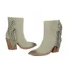 Botas femininas de outono e inverno, estilo transfronteiriço, bico fino, cano baixo, cor sólida versátil, sem cadarço, leves, salto ultra-alto, botas Martin de tamanho grande para comércio exterior.