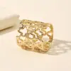 2025 Hebilla de Bufanda de Seda Nueva Transfronteriza Encaje Calado Hebilla de Bufanda Cuadrada Hebilla de Alta Gama para Mujer Accesorios de Ropa Versátiles