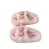 Pantuflas de algodón de alta calidad, elegantes, con diseño de cerdo y moño, para mujer, colección otoño/invierno 2026, cálidas y cómodas para usar en interiores, diseño fácil de poner