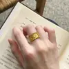 Libro Rojo Pequeño Explosiones Estilo Dinero Viejo Anillo Pequeño de Flor Dorada Joyería Vintage para Mujer Nuevo Estilo Chino Anillo de Dedo con Flor Pequeña Apilado