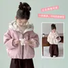 Abrigo para Niñas Otoño Invierno 2026 Nuevo Elegante Bebé Reversible Forrado de Felpa Engrosado con Capucha Ropa de Invierno para Niños Chaqueta