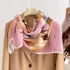 Bufanda de Seda Blanca Estilo Floral Camelia, Bufanda Cuadrada Grande 90X90 para Mujer de Primavera y Otoño, Nuevo Modelo 2026, Chal Bufanda de Seda de Morera