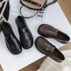 Zapatos Planos de Piel Suave 2025 Otoño e Invierno Nuevos Versátiles Retro Slip-On con Suelas Suaves