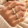 Conjunto de Anillos Combinados de Acero Inoxidable Estilo Retro Francés Múltiples Estilos Conjuntos de 3/4/5 Piezas Anillo de Apilamiento con Diamantes Incrustados de Nácar