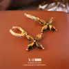 Pendientes de Aguja de Plata Estilo Retro de Hong Kong de Alta Gama Color Maillard Pendientes de Mujer para el Trabajo Estilo Artístico Elegantes de Lujo Ligero