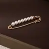 Acessório de Broche para Cintura de Calça com Strass Pérola Colorida para Apertar o Tamanho da Cintura da Roupa Ferramenta Anti-Exposição
